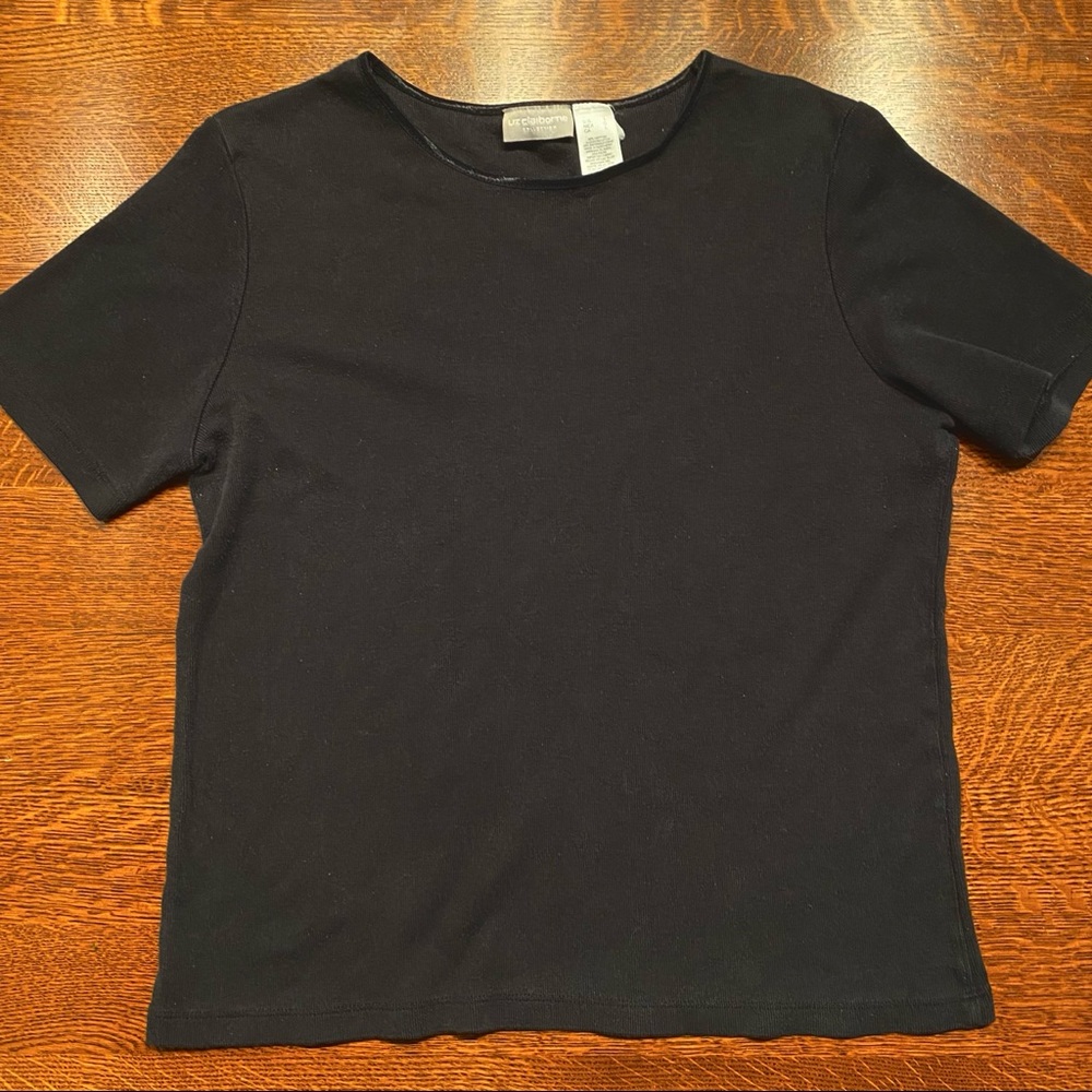 Black Liz Claiborne t-shirt